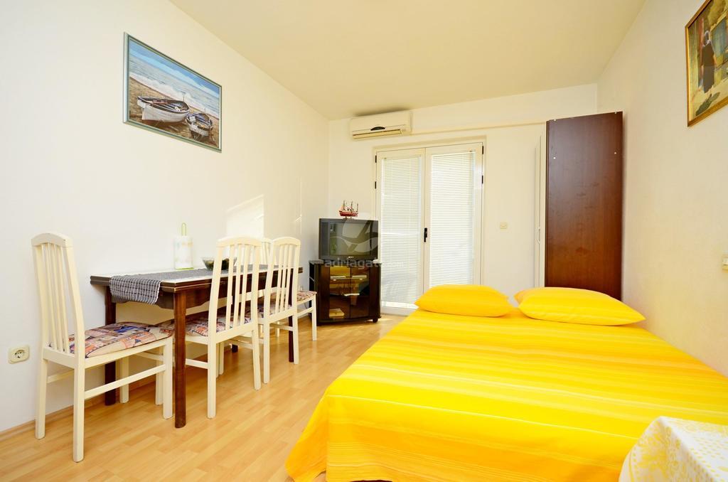 Apartments Mario With Private Parking Makarska Camera foto